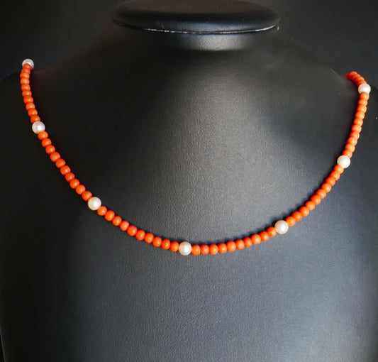 Collier Corail Et Perles, Fermoir Or 18 Carats