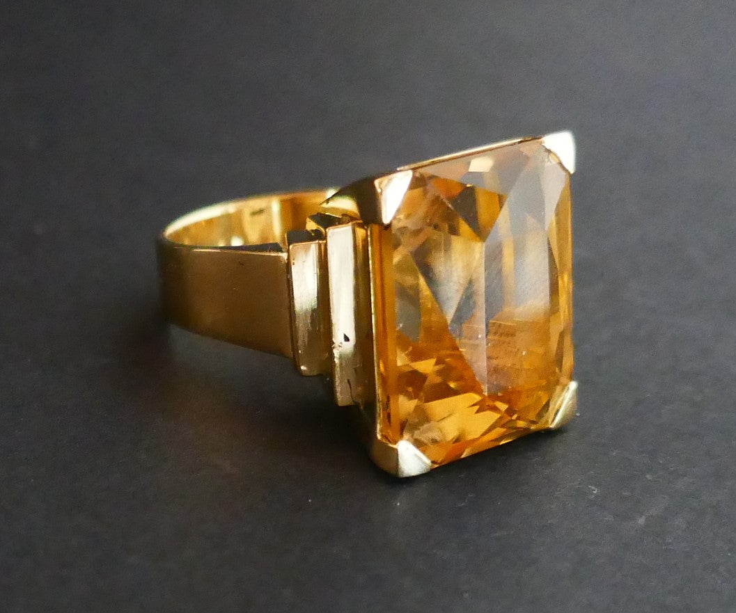 Bague Sertie d'Une Importante Citrine