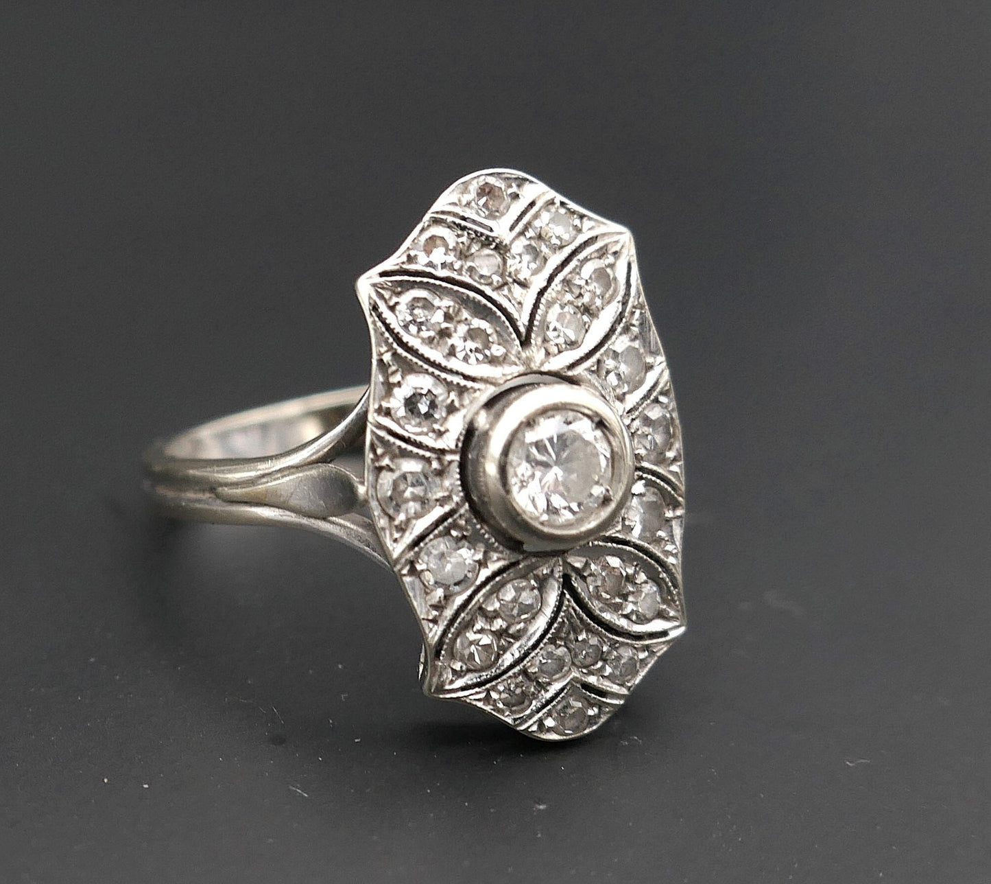 Bague Diamants, Art Déco, Or Blanc 18 Carats.