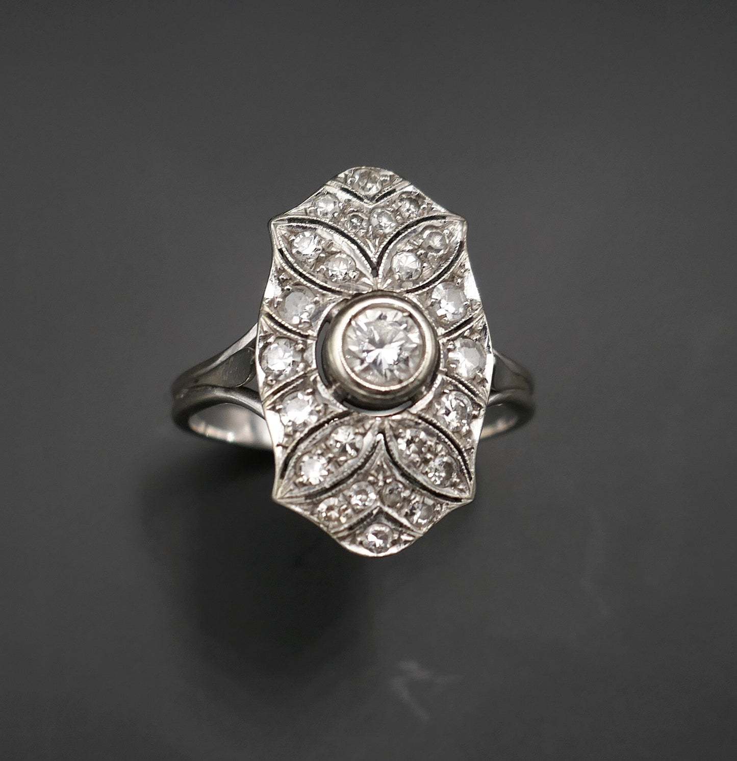 Bague Diamants, Art Déco, Or Blanc 18 Carats.
