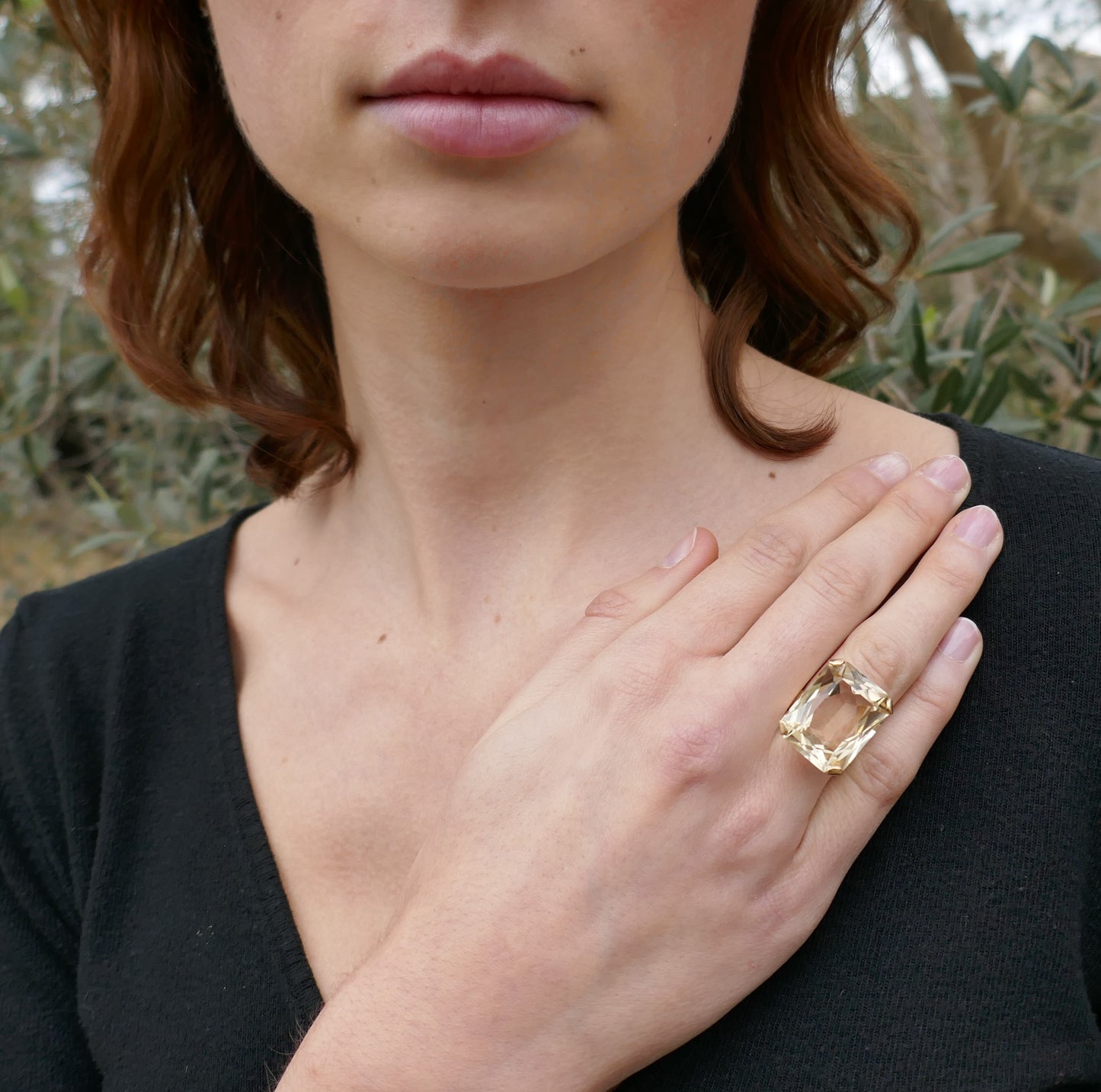Bague Sertie d'Une Importante Citrine, Or 18 Carats.