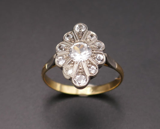 Bague ancienne or 2 tons 18 carats et pierres blanches.