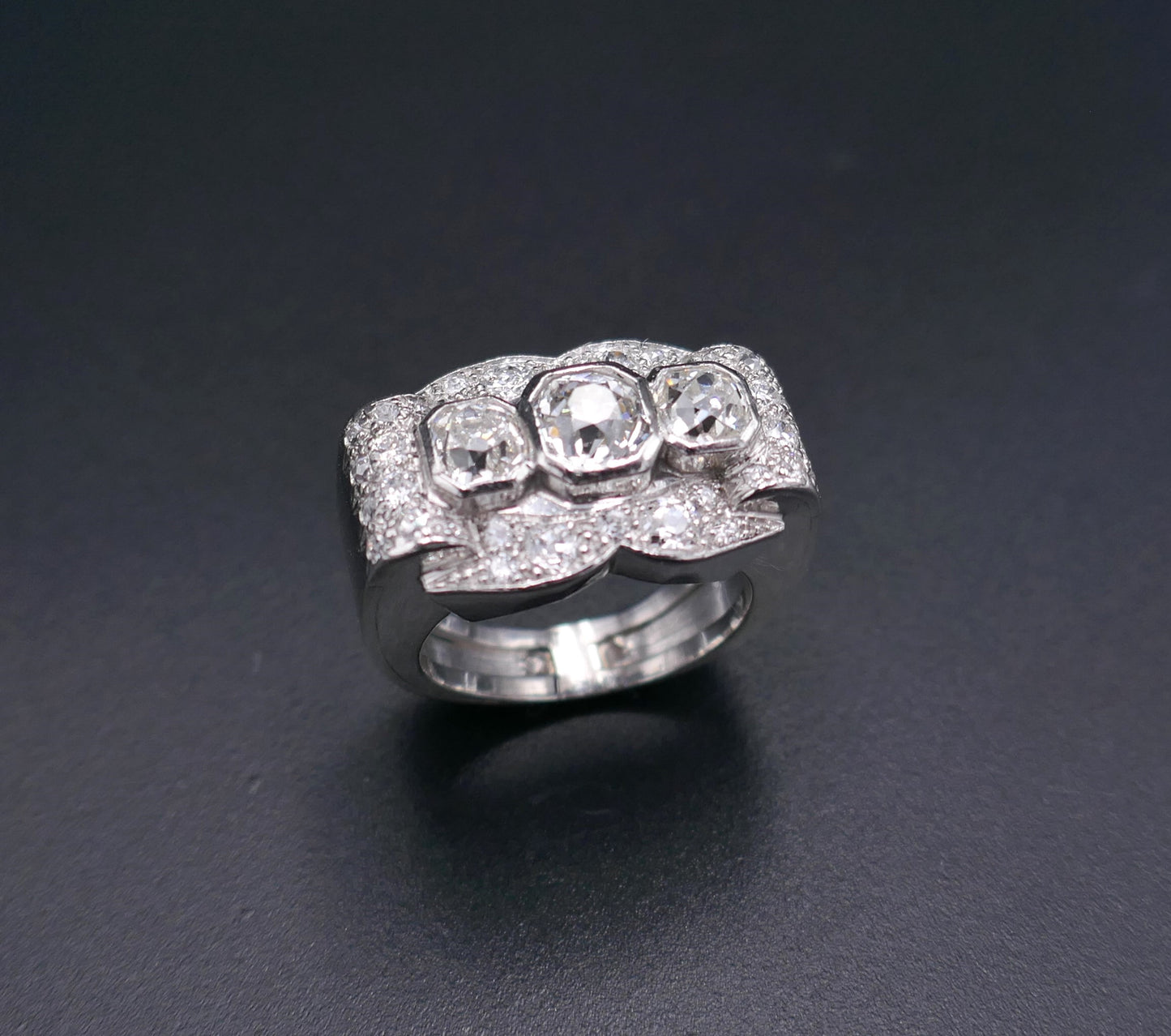 Bague Chevalière Art Déco Diamants 2,80 ct, Platine.