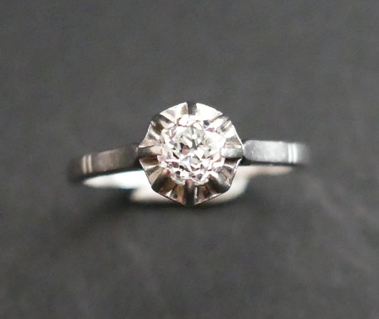 Bague Solitaire Diamant 0,40 Carat, Monture En Platine.