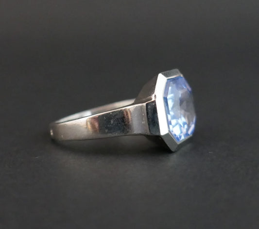 Bague Art Déco En Argent Sertie d'Un Spinelle Bleu De Synthèse