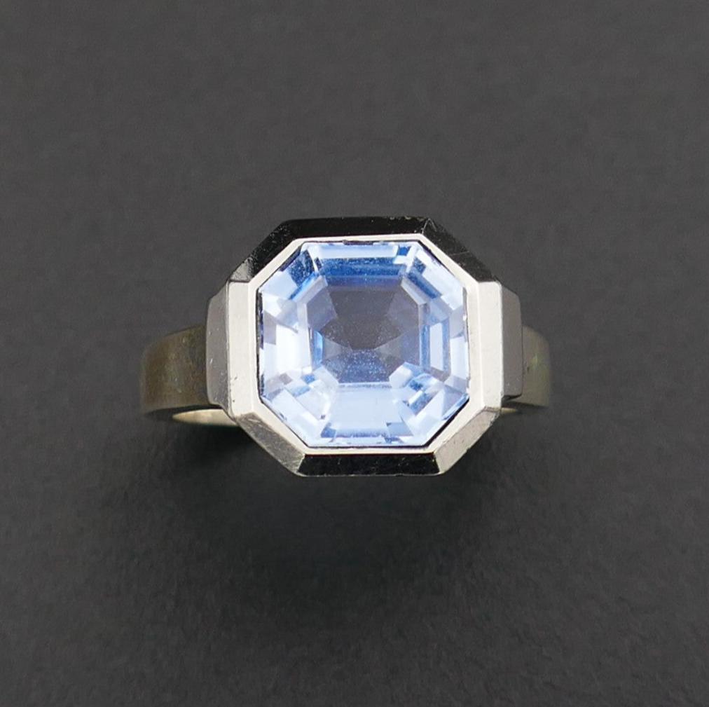 Bague Art Déco En Argent Sertie d'Un Spinelle Bleu De Synthèse