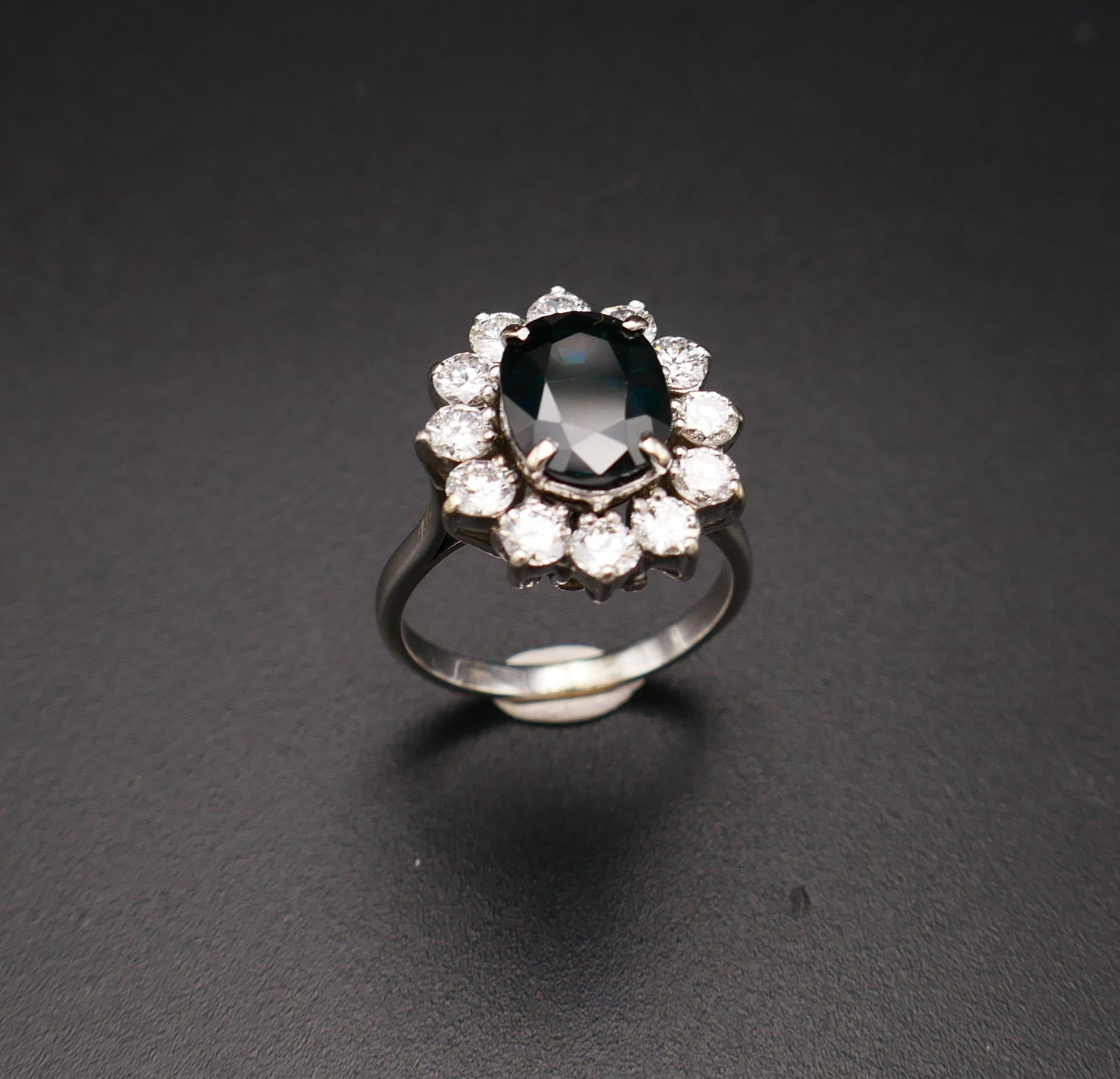 Bague Saphir Et Diamants, Or Blanc 18 Carats