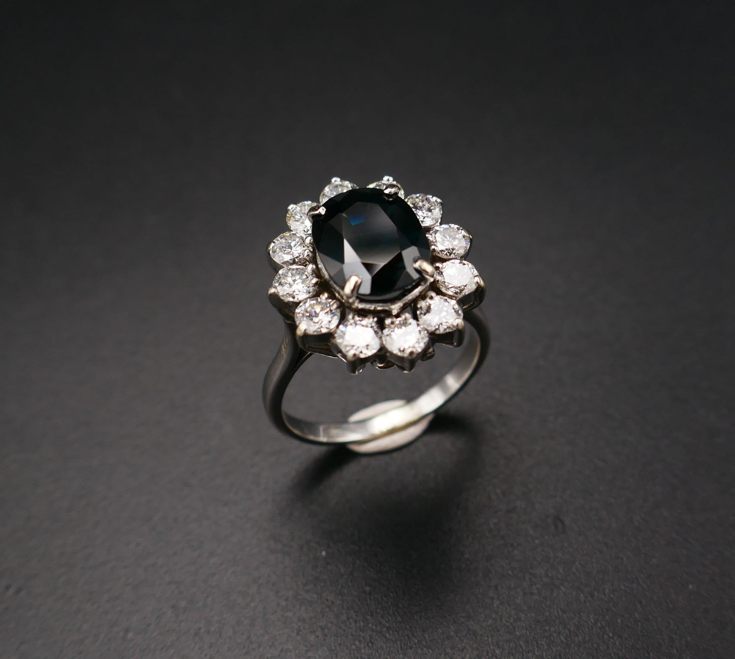 Bague Saphir Et Diamants, Or Blanc 18 Carats