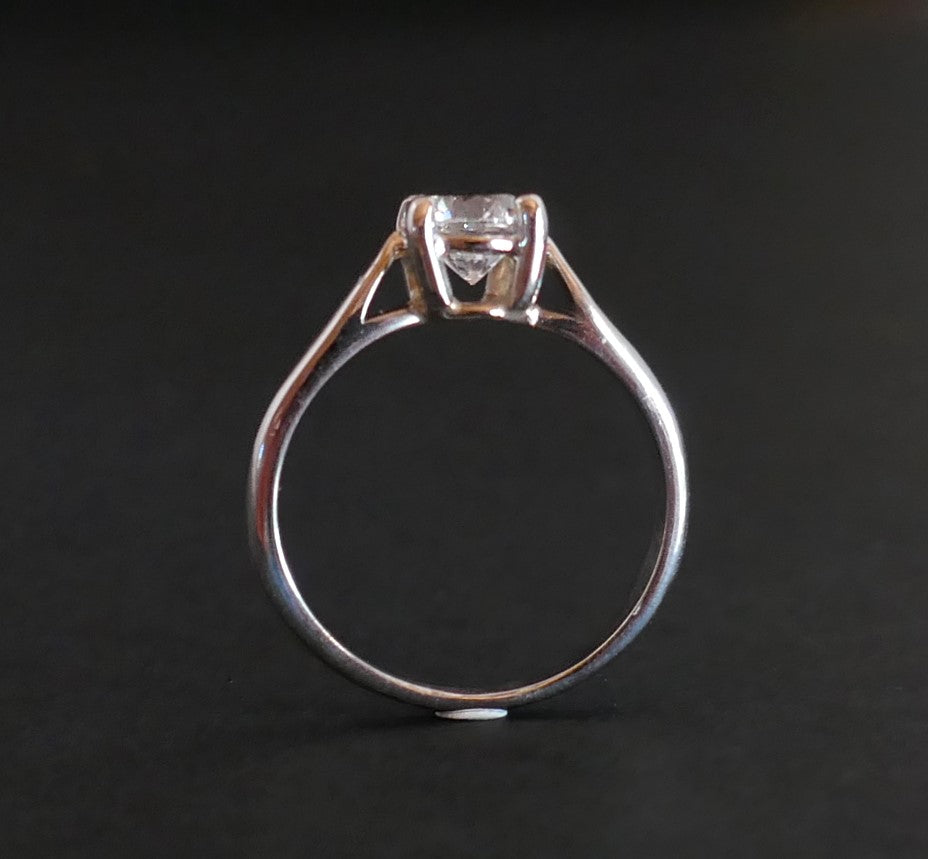 Bague Solitaire Sertie d'Un Diamant 1,01 Carat Qualité E VVS1