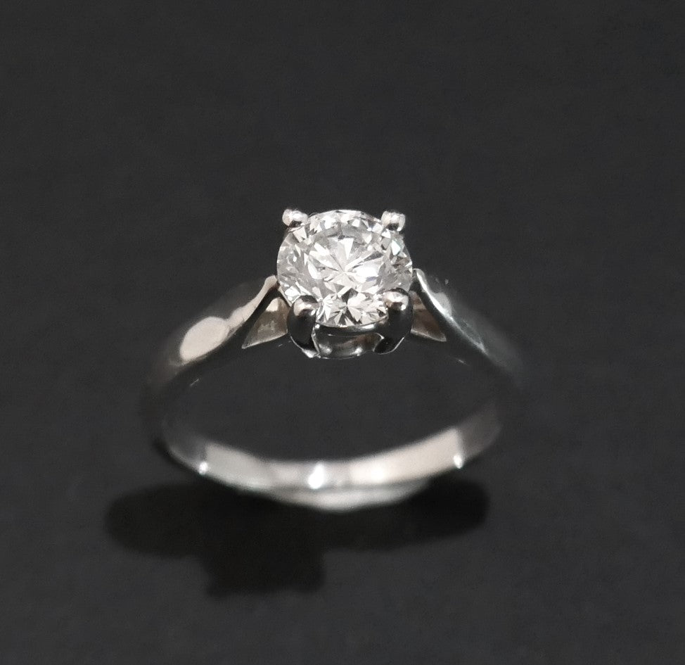 Bague Solitaire Sertie d'Un Diamant 1,01 Carat Qualité E VVS1