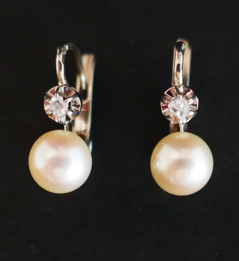 Boucles d'Oreilles Dormeuses Perles Et Diamants, Or Blanc 18 Carats.