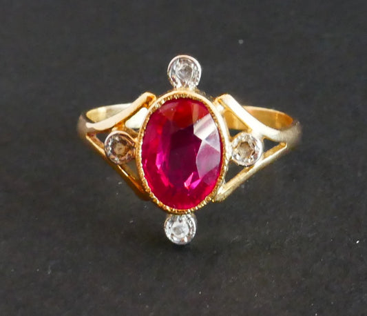 Bague Art Nouveau Pierre Rouge Et Diamants, Or Jaune 18 Carats