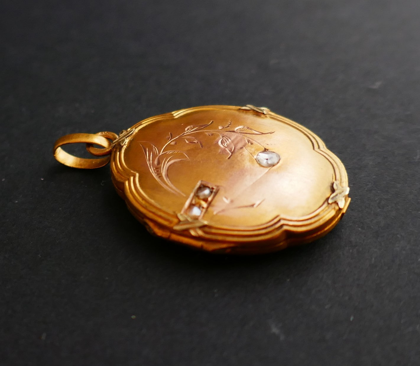 Pendentif médaillon Porte photo ou souvenir, Diamant Taille Rose Et Perles