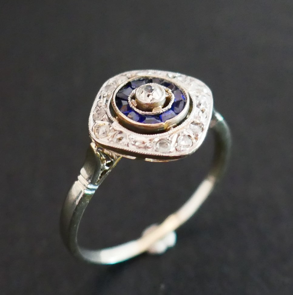 Bague Art Déco Diamants Et Saphirs Calibrés