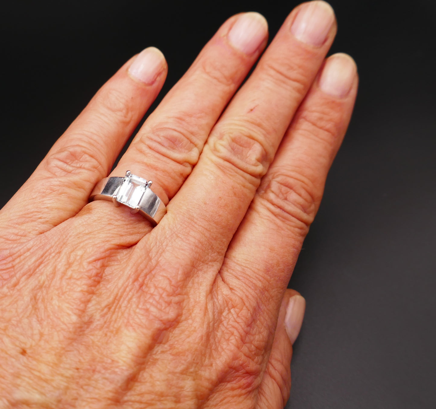 Bague Sertie d'Une Aigue Marine, Or Blanc 18 Carats