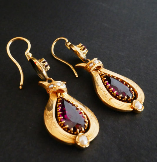 Boucles d'Oreilles XIXème Siècle, Grenats Et Perles Fines