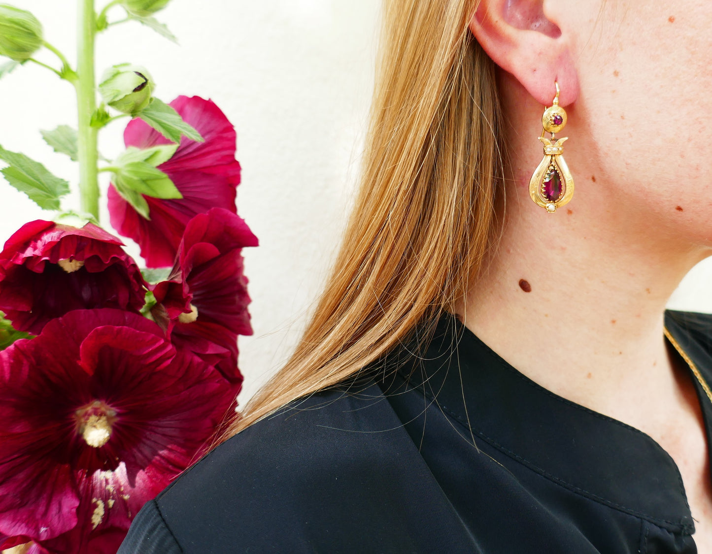 Boucles d'Oreilles XIXème Siècle, Grenats Et Perles Fines