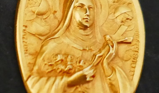 Augis Mazzoni Médaille Art Déco De Forme Ovale, Signée