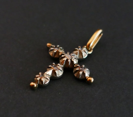 Ancienne Croix Arlésienne Diamants Taille Rose, Or Et Argent