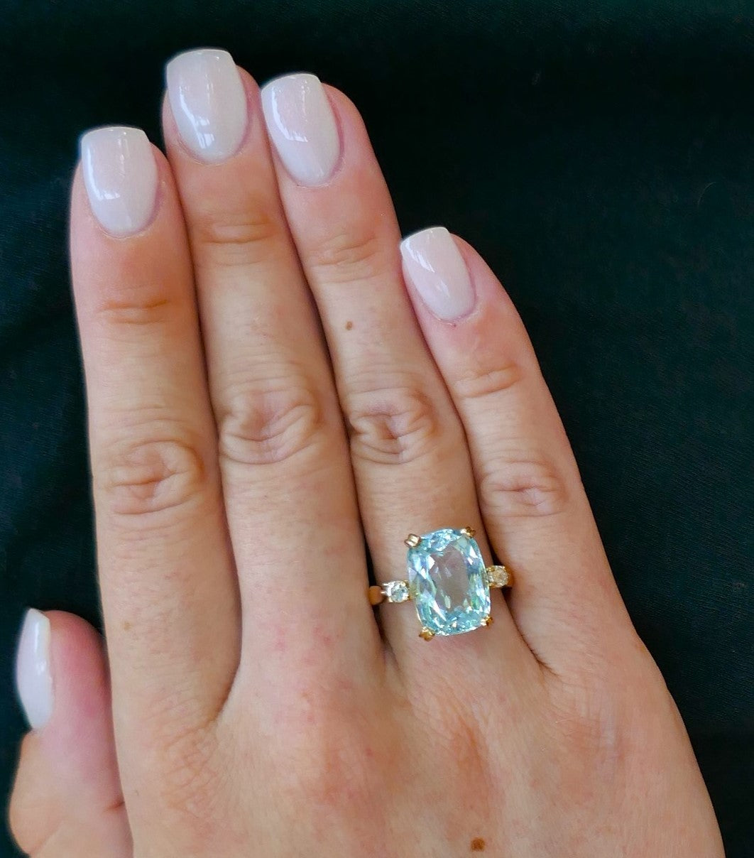 Bague Ornée d'Une Aigue Marine Et Diamants