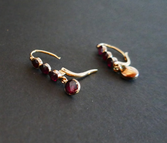 Boucles d'Oreilles dormeuses ornées de pierres, Or Rose 18 Carats