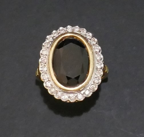 Bague Ornée d'Un Saphir Entourage Diamants