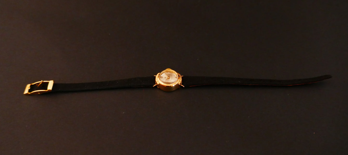 Lip Dauphine Mini Montre En Or 18 Carats