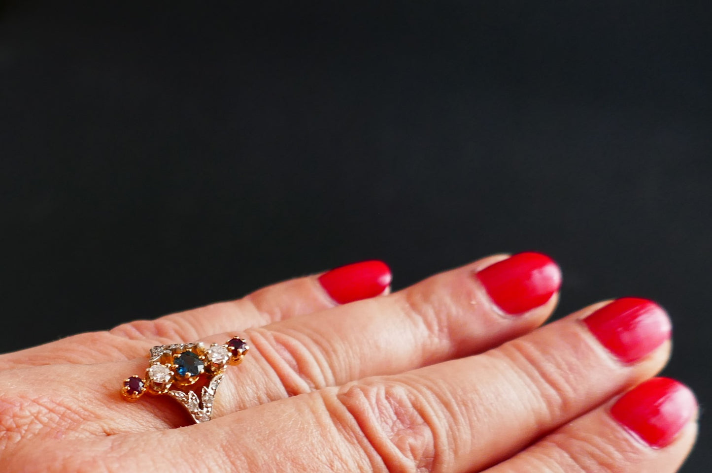 Bague Marquise Diamants, Saphirs Et Rubis