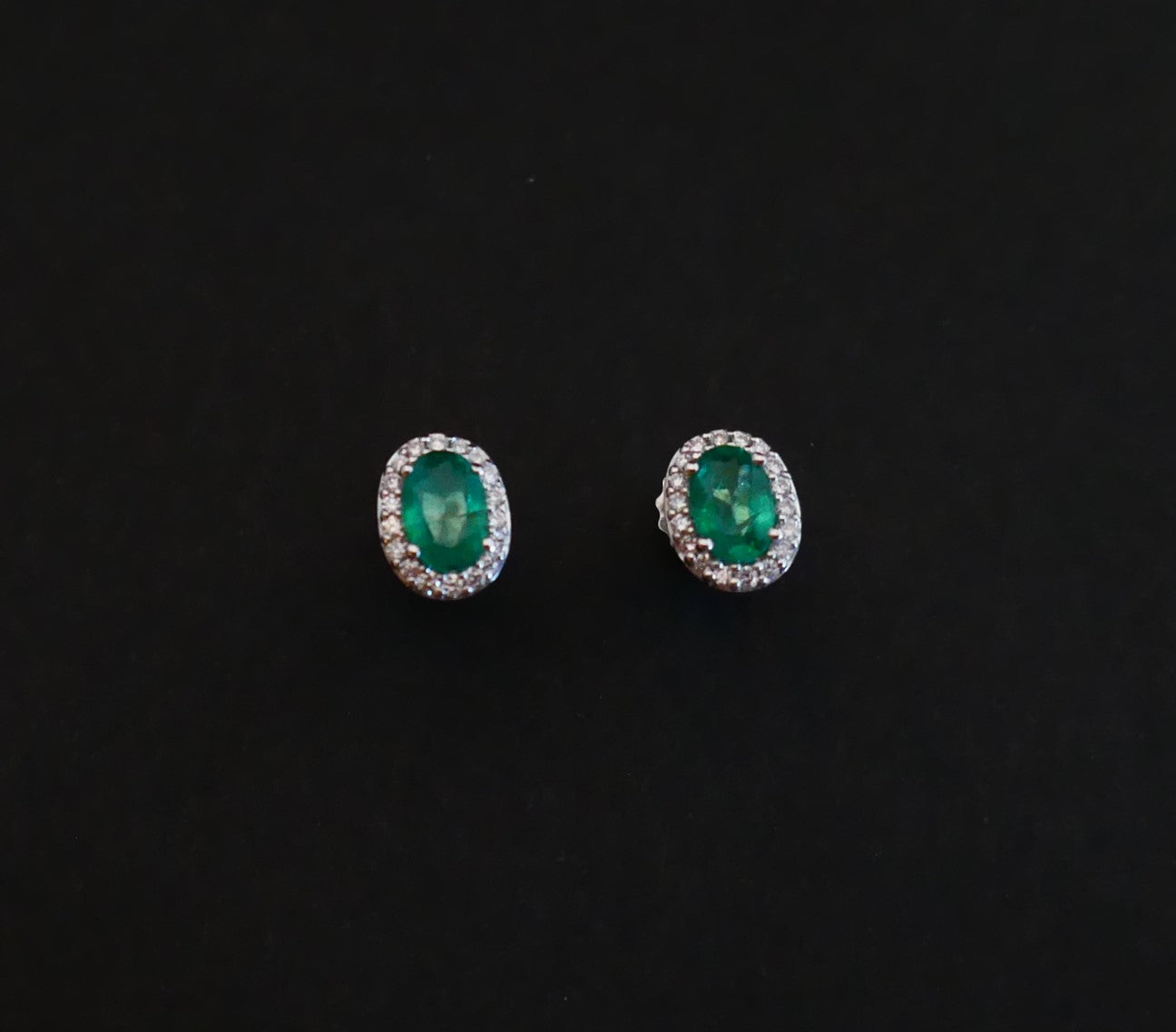 Boucles d'Oreilles émeraude Et Diamants, Or Blanc 18 Carats