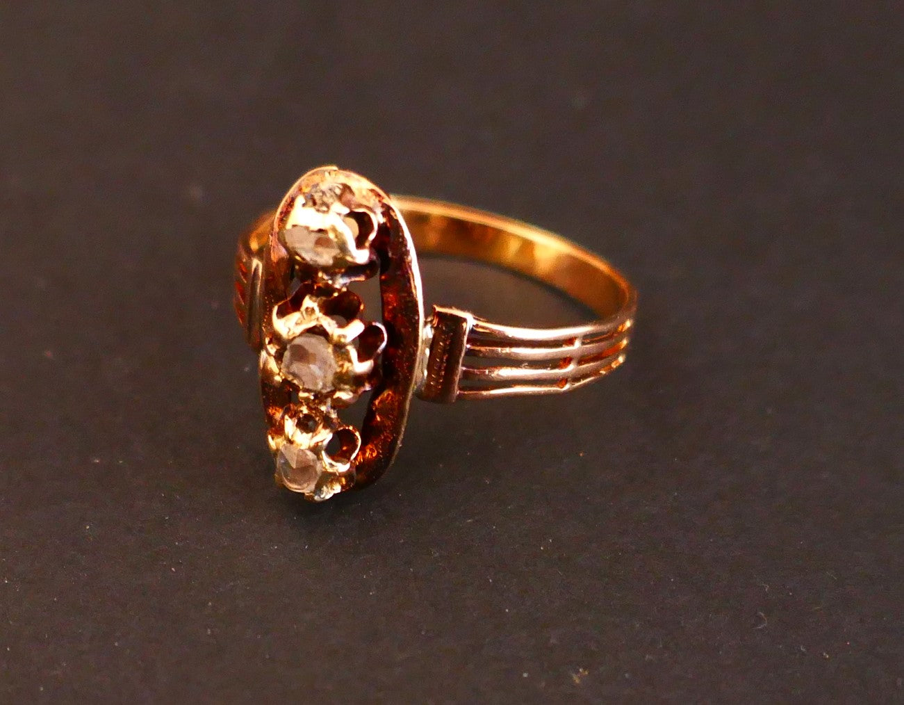 Bague Ancienne Sertie De 3 Diamants Taille Rose, Poinçon Tête De Cheval