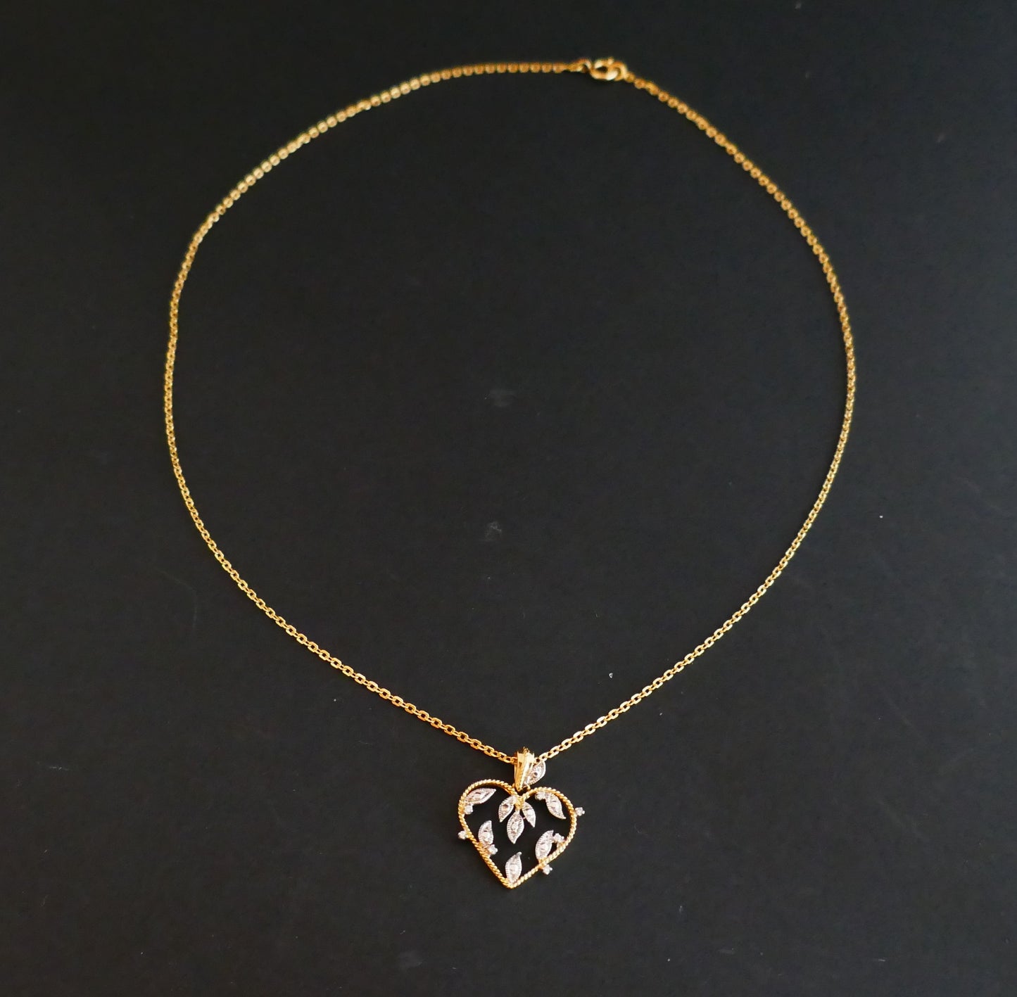 Pendentif Cœur Et Diamants, Chaîne Or 18 Carats