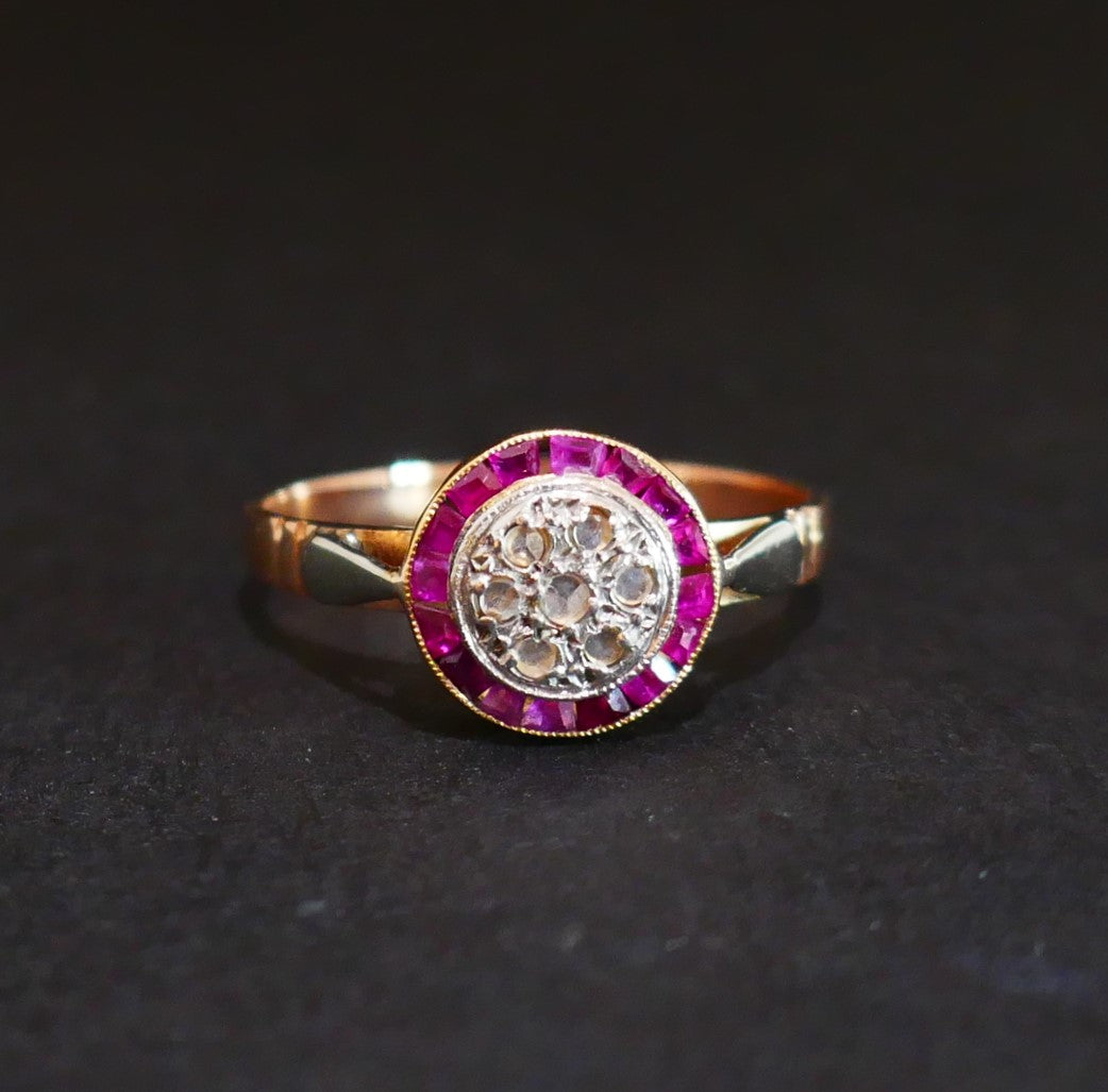 Bague Art Déco Diamants Et Rubis Calibrés, Or 18 Carats