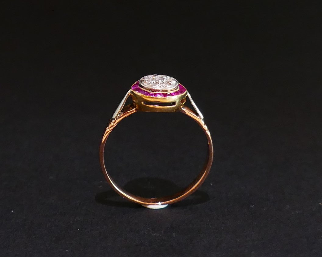 Bague Art Déco Diamants Et Rubis Calibrés, Or 18 Carats