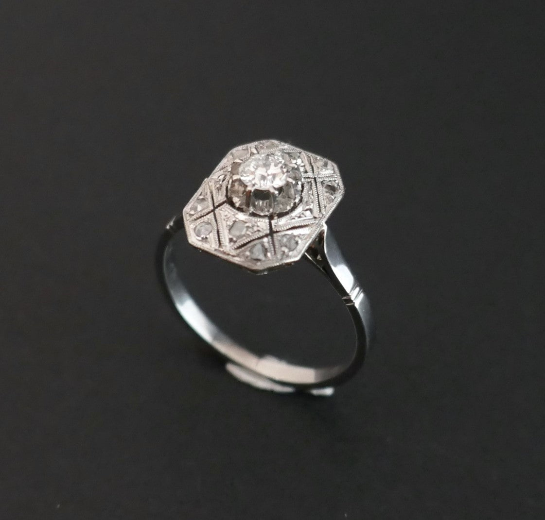 Bague d'époque Art Déco Diamants.