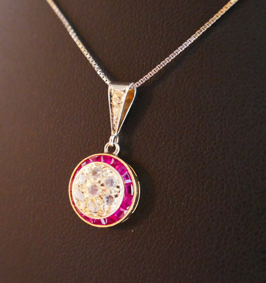 Pendentif Art Déco Diamants Et Rubis Calibrés, Or 18 Carats