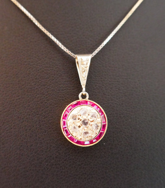 Pendentif Art Déco Diamants Et Rubis Calibrés, Or 18 Carats