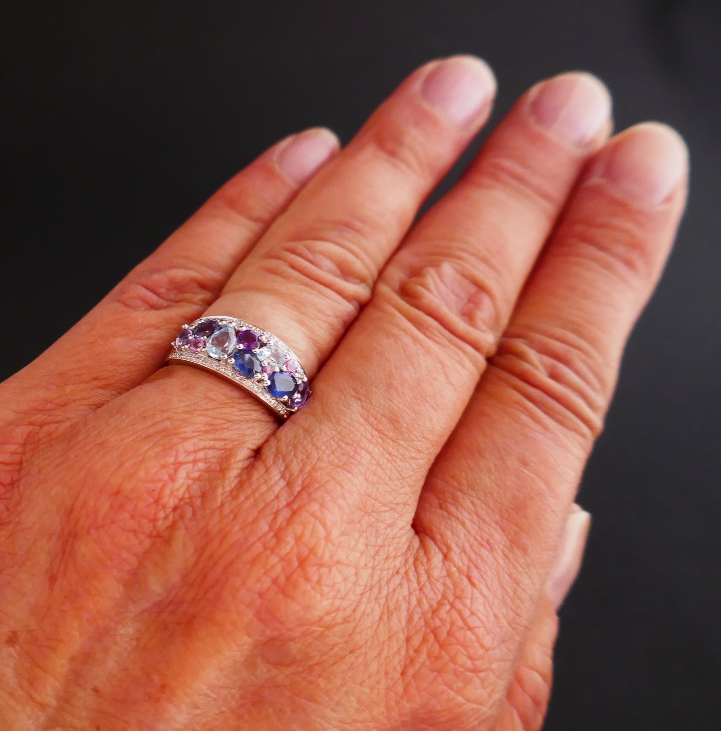 Bague Sertie De Pierres Fines, Améthystes, Topaze, saphir;