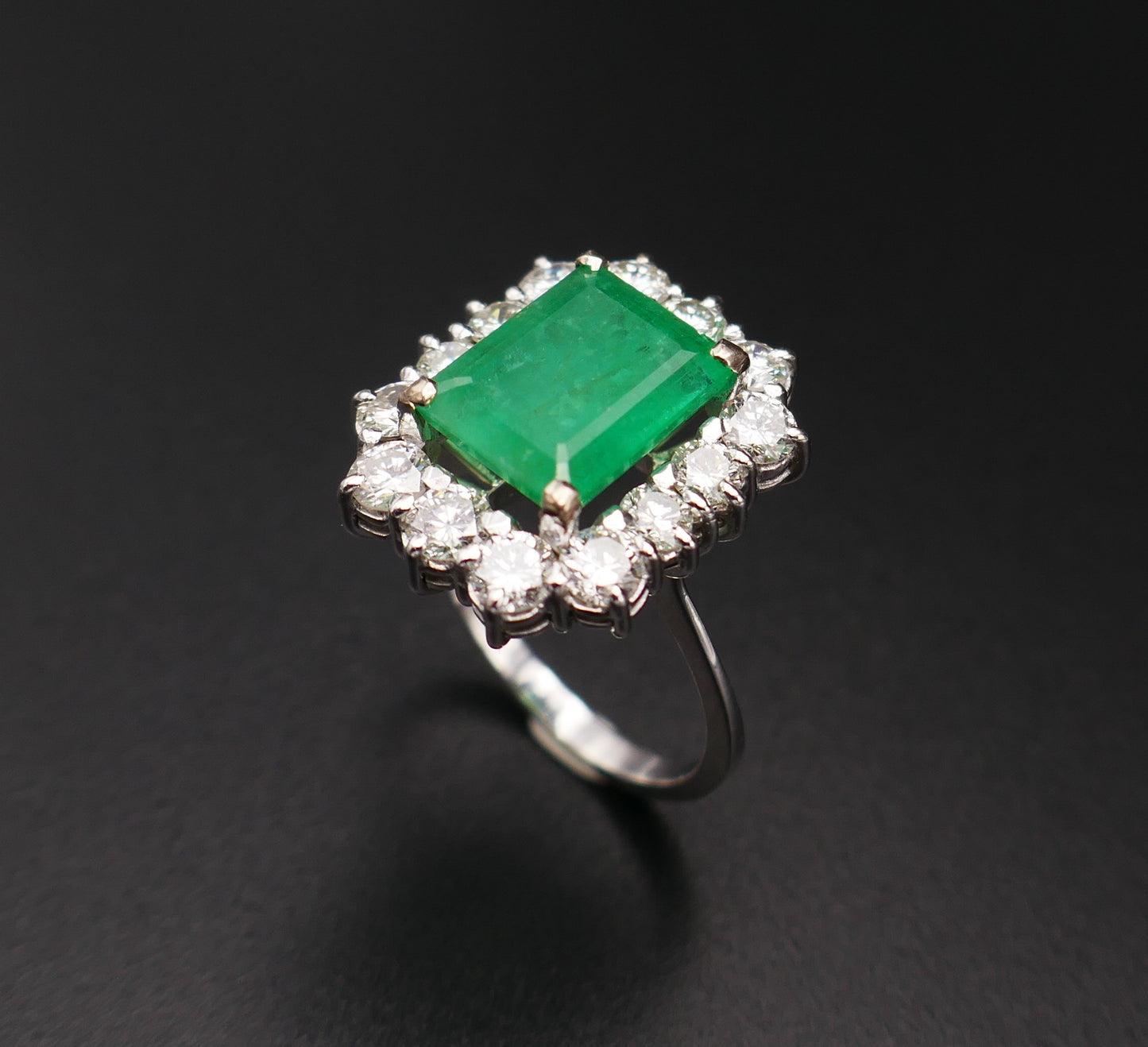 Bague émeraude 3 carats Et Diamants 2 carats, Certificat