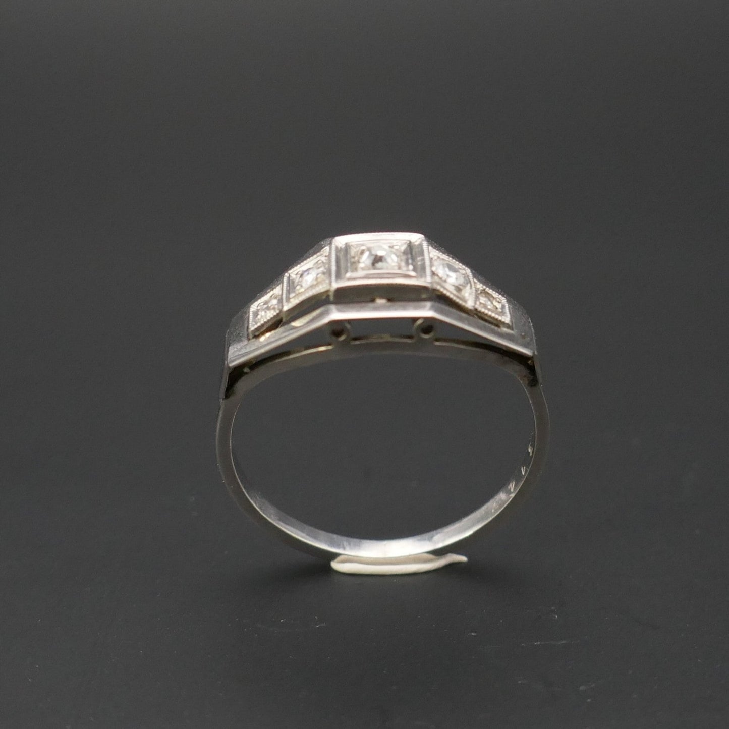 Bague Art Déco Ornée De 5 Diamants, Or 18 Carats Et Platine