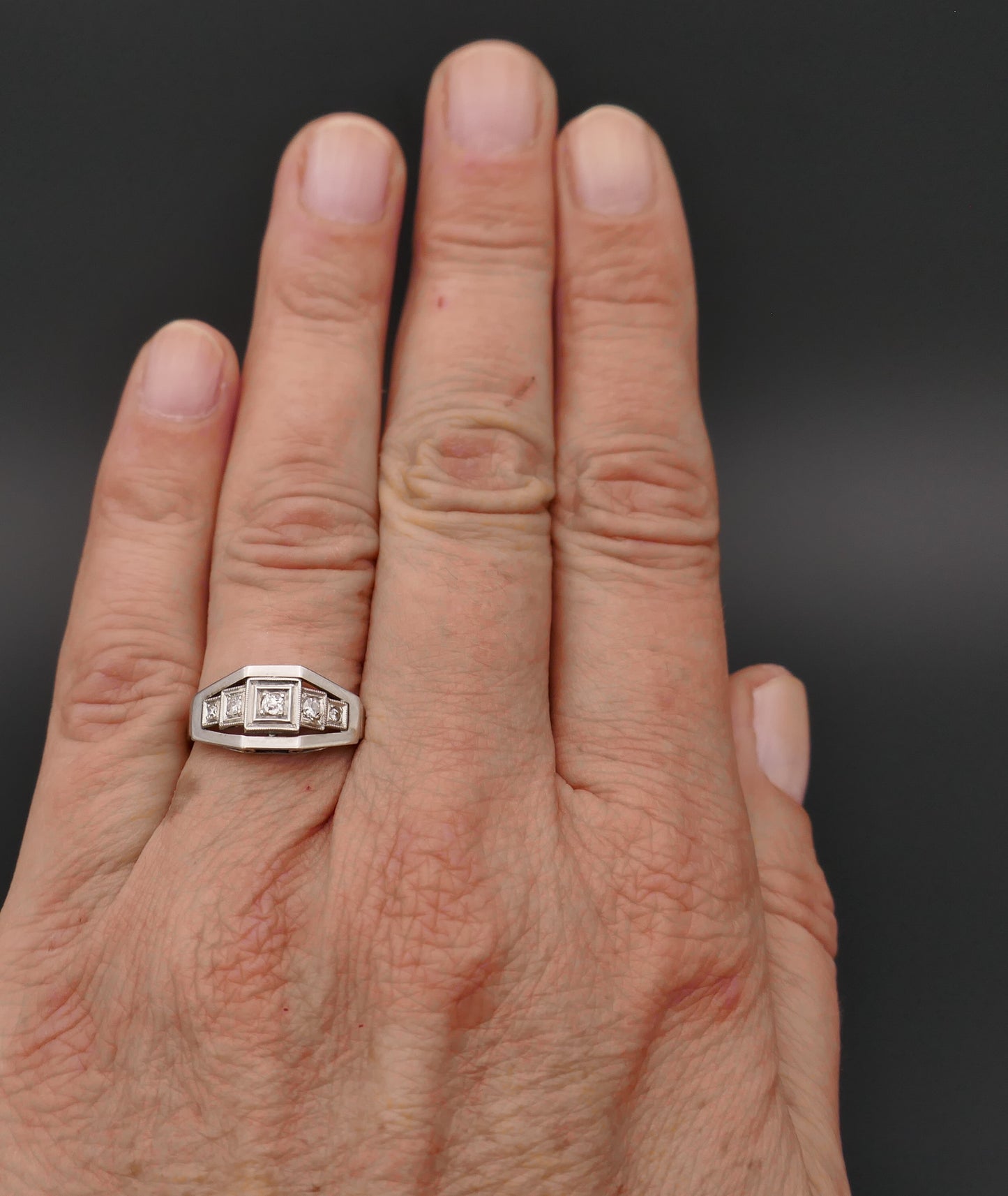 Bague Art Déco Ornée De 5 Diamants, Or 18 Carats Et Platine