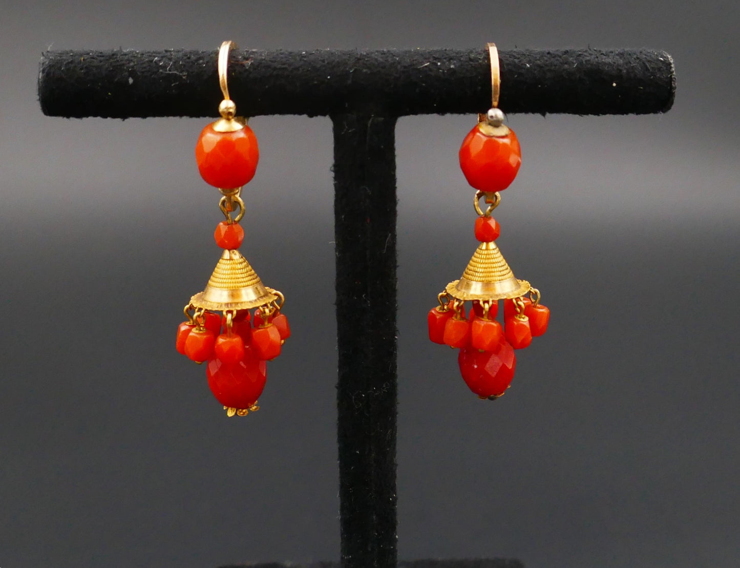 Rare Boucles d'Oreilles Corail Facetté , Poinçon Tête De Coq ( 1809 - 1819).
