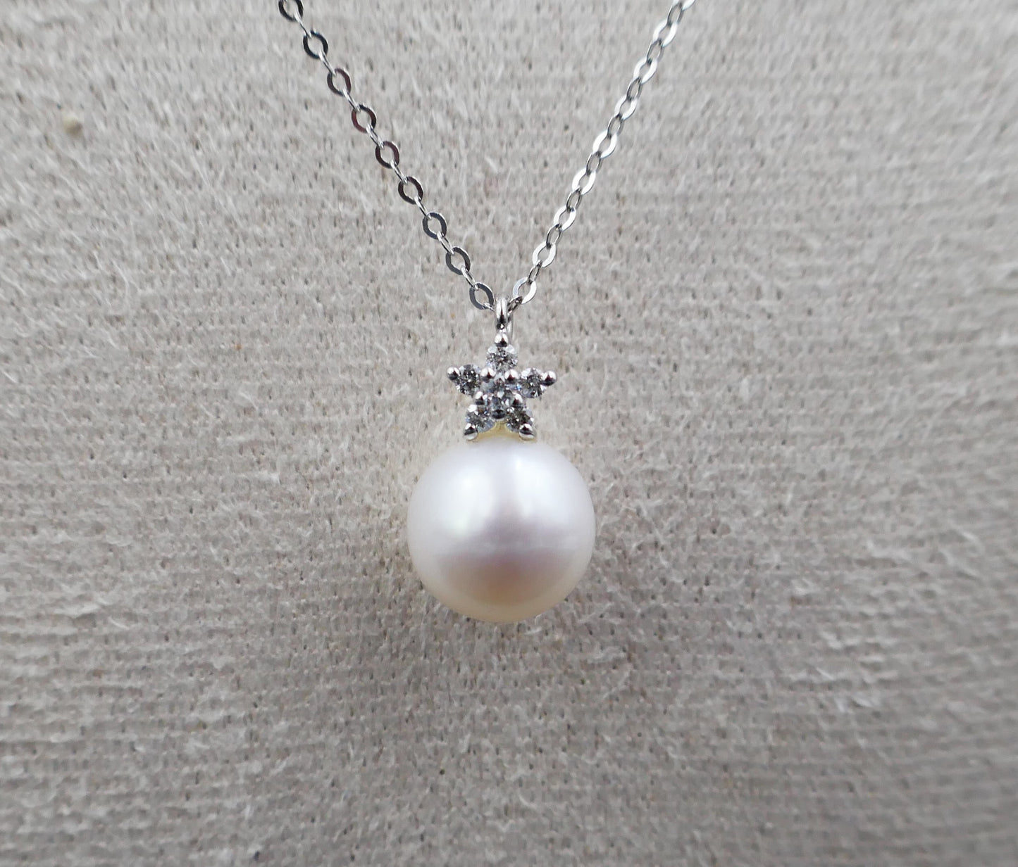 Collier De Perles Et Diamants, Or Blanc 18 Carats