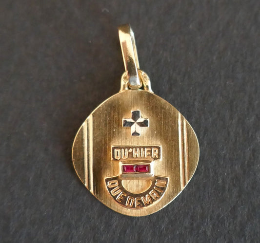 Augis Médaille d'Amour Rubis, Or 18 Carats