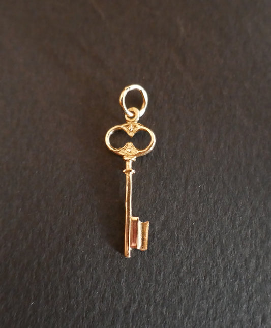 Pendentif Charms Or 18 Carats.
