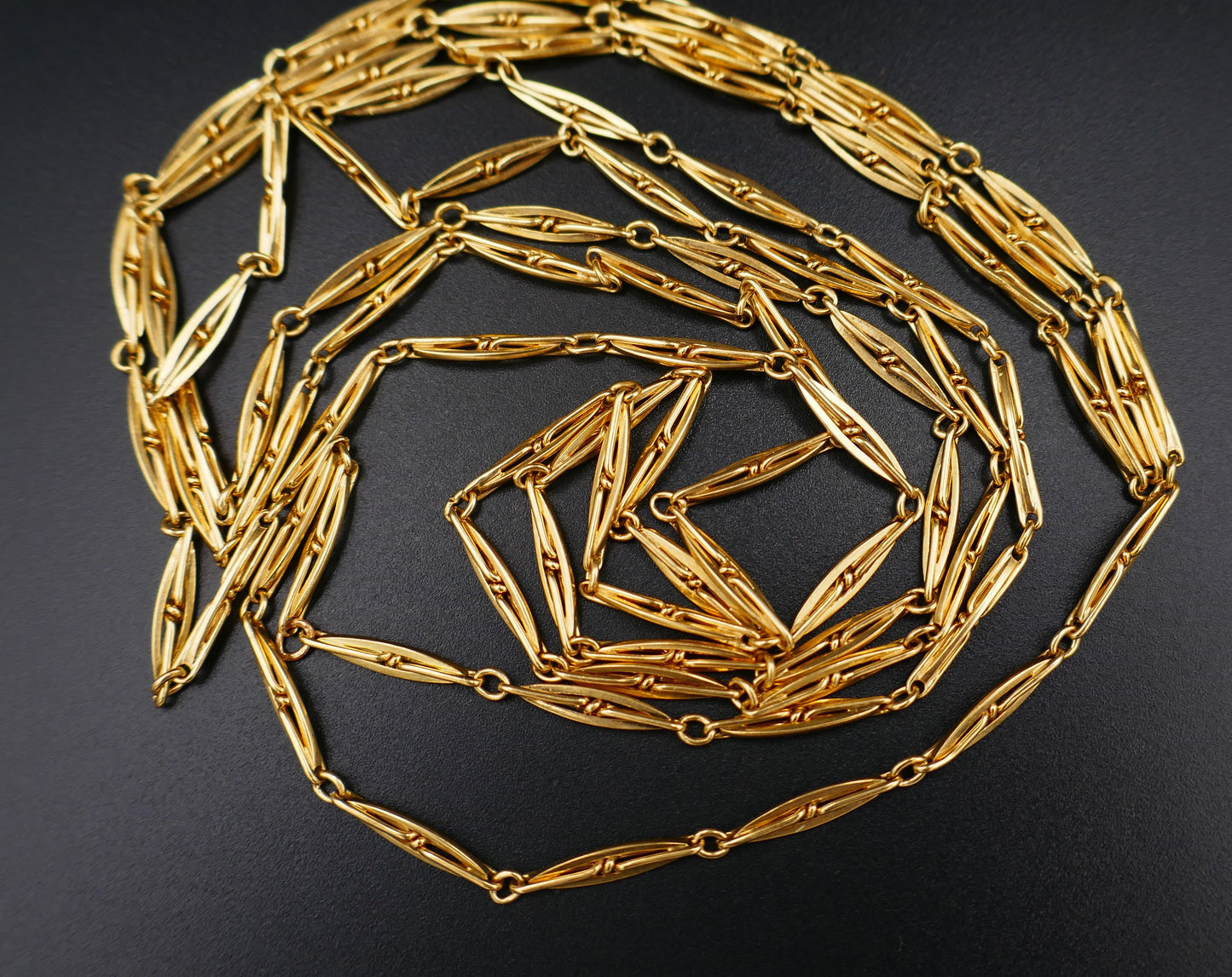 Grand Sautoir Ancien 1,56 Mètre, Or 18 Carats.