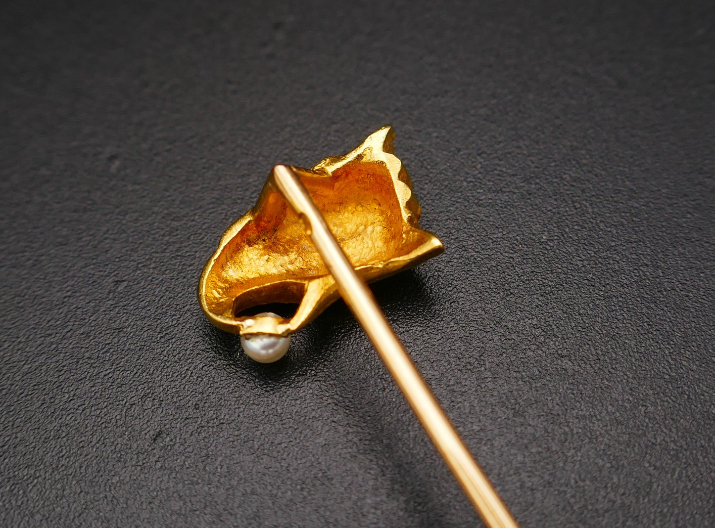 Epingle à Cravate Tête d'Aigle Or Jaune Et Perle.