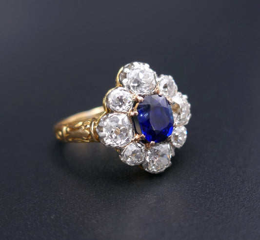 Bague Saphir Et Diamants, Or Et Platine.