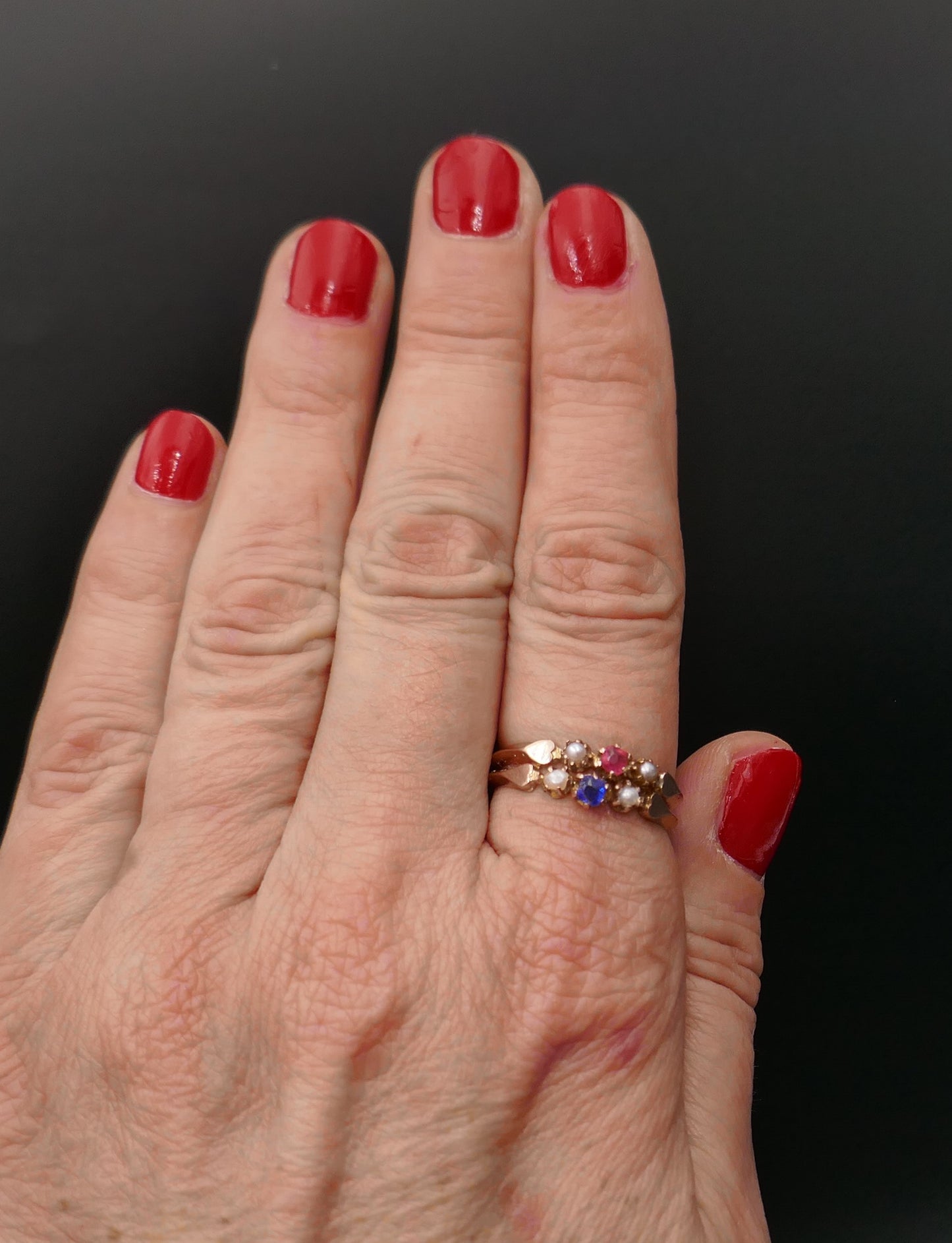 Bague Ancienne Poinçon Tête De Cheval, Pierres rouge et bleue Et Perles.
