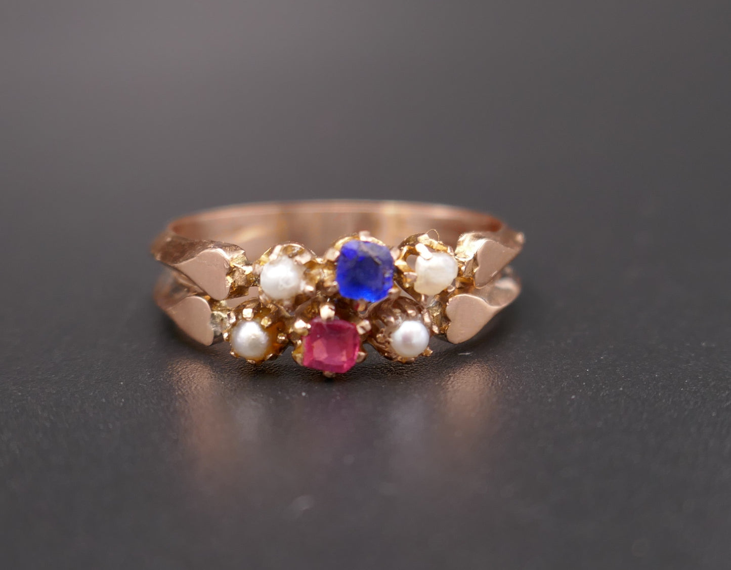 Bague Ancienne Poinçon Tête De Cheval, Pierres rouge et bleue Et Perles.