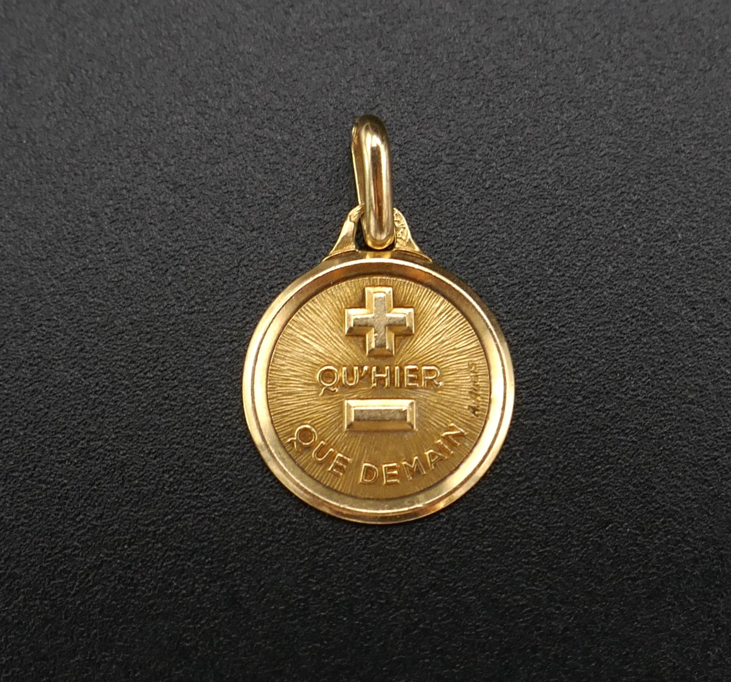 Augis Mini Médaille d'Amour, Or 18 Carats